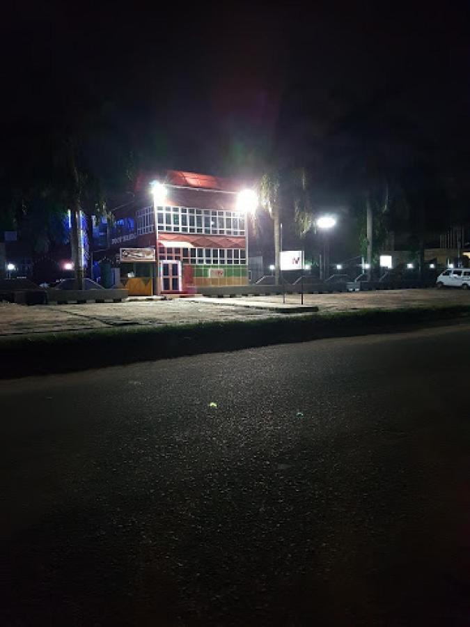 Room In Lodge - All Seasons Hotel-Owerri Buitenkant foto