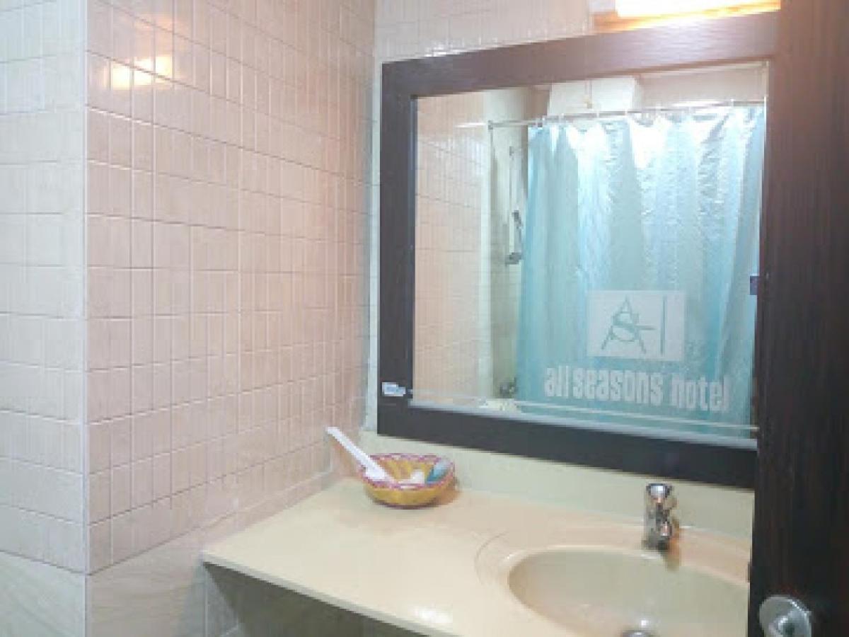 Room In Lodge - All Seasons Hotel-Owerri Buitenkant foto